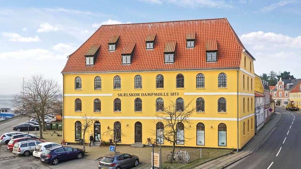 Denne 167 år gamle svend af en ejendom er blandt de 16, som lokal investor nu sætter på markedet. | Foto: PR / EDC Poul Erik Bech