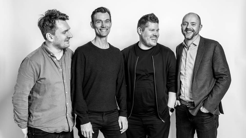 Jonas Roland Therkildsen (stifter af Sorthvid), Peter Risborg (stifter af Sorthvid), Dimi Albers (CEO i Dept) og Lasse Loftin Rasmussen (direktør for digital marketing i Dept). | Foto: Dept/PR