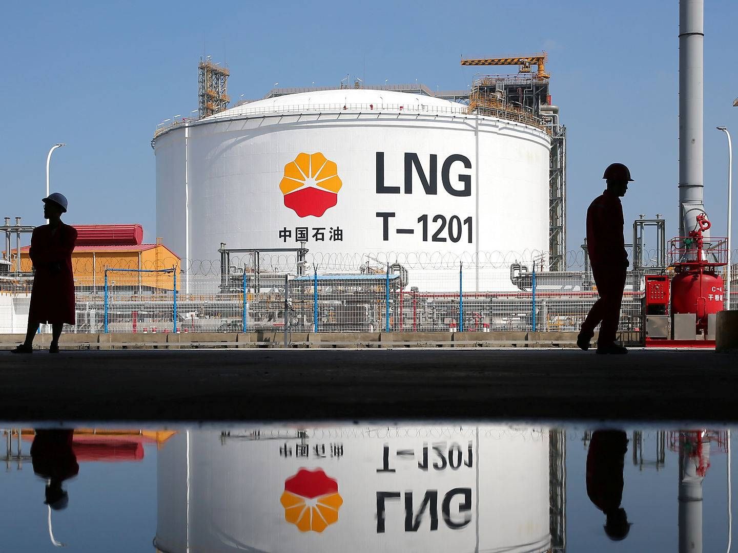 Billede fra en af Petro Chinas LNG-lagertanke. Nu har selskabets ejer, CNPC, valgt at lukke helt ned for importen af den flydende, nedkølede gasart. | Foto: China Stringer Network/Reuters/Ritzau Scanpix