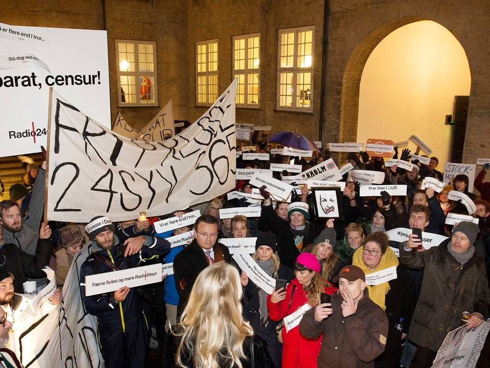 Demonstration til fordel for Radio24syv i Kulturministeriet i forbindelse med et møde i Radio- og tv-nævnet om DAB-udbuddet i efteråret.