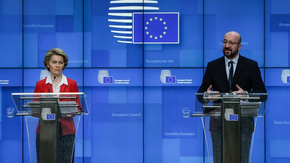EU-kommissionens præsident Ursula Von der Leyens og Europarådets præsident Charles Michel på et pressemøde efter at EU-ledere havde afholdt en videokonference om coronavirussen. | Foto: ARIS OIKONOMOU/AFP / AFP