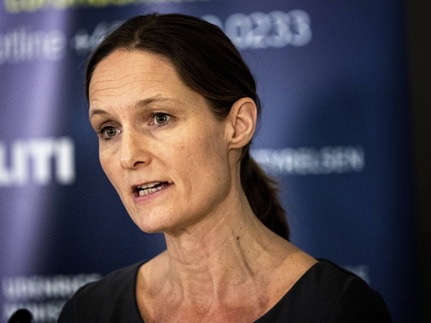 Direktør Katrine Winding, Erhvervsstyrelsen, informerer. Flere myndigheder giver en status på situationen med hensyn til coronavirus og covid-19 i Eigtveds Pakhus fredag den 20. marts 2020.. (Foto: Ida Guldbæk Arentsen/Ritzau Scanpix) | Foto: Ida Guldbæk Arentsen//