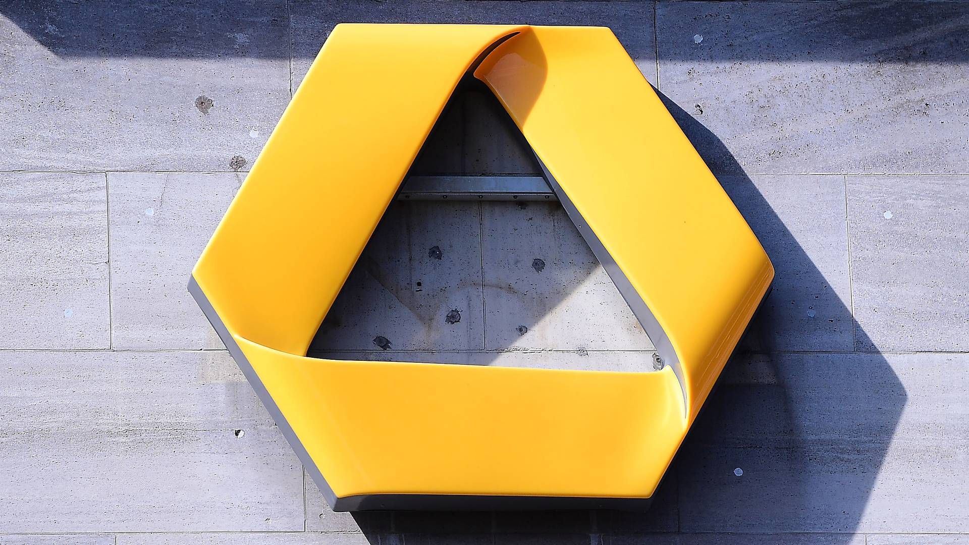Logo der Commerzbank | Foto: picture alliance/Revierfoto/Revierfoto/dpa