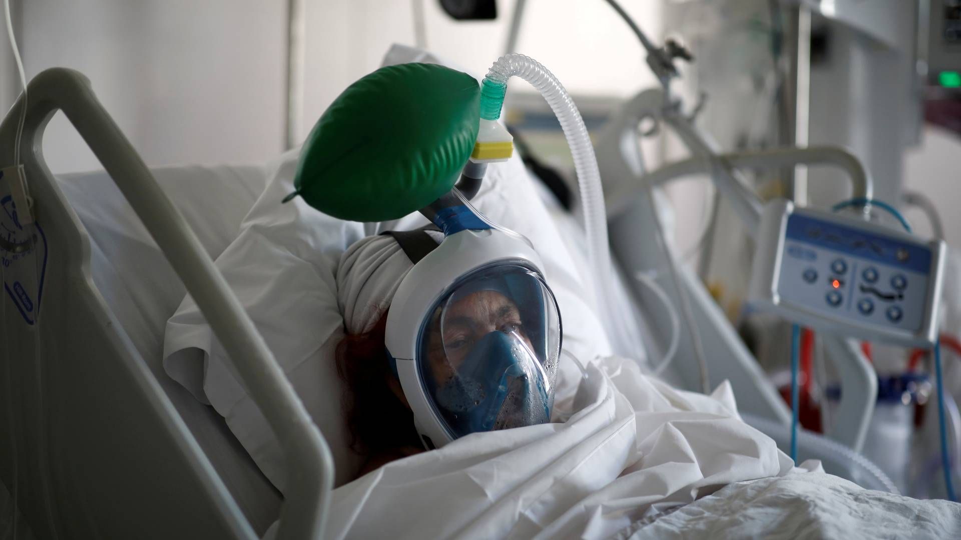 EU-Kommissionen vil give medicoindstrien ro til at håndtere corona-pandemien og vil derfor udskyde nye medicoregler. | Foto: Benoit Tessier / Reuters / Ritzau Scanpix