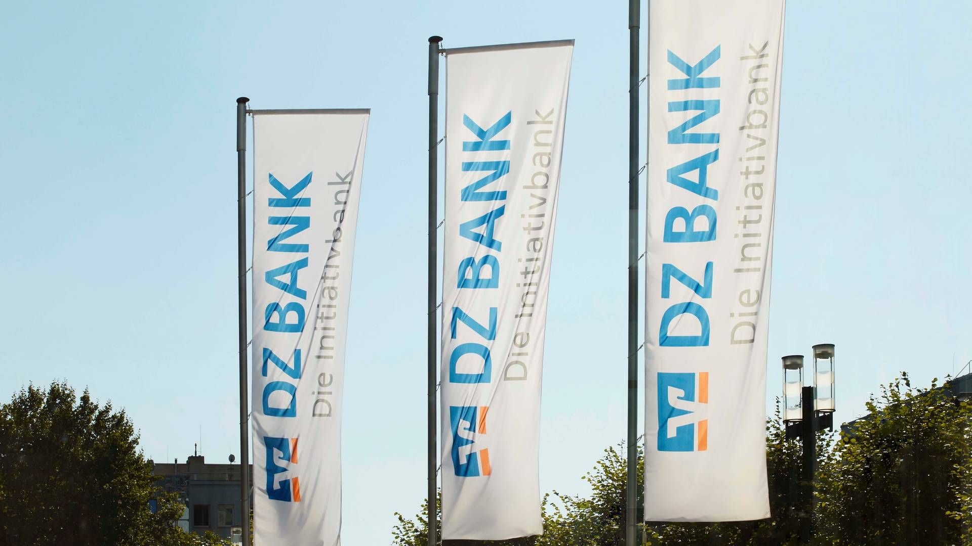 Fahnen vor dem Hauptstandort der DZ Bank in Frankfurt | Foto: Quelle: DZ Bank