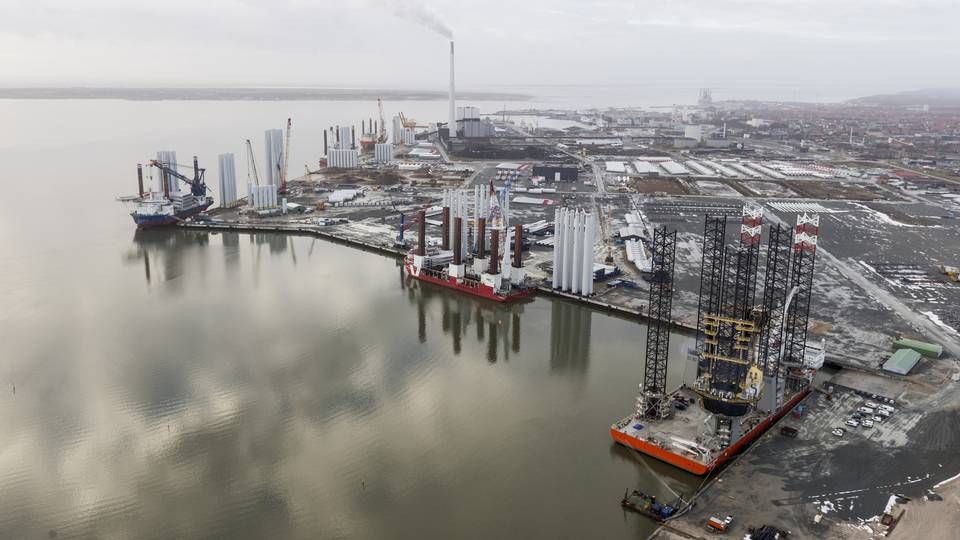 Siden 2015 er olieaktiviteterne fra Esbjerg Havn bare dalet, men den nuværende oliepriskrise ser ud til at sætte det helt i stå. Det fortæller Dennis Jul Pedersen, der er adm. direktør på havnen. | Foto: PR/Esbjerg Havn