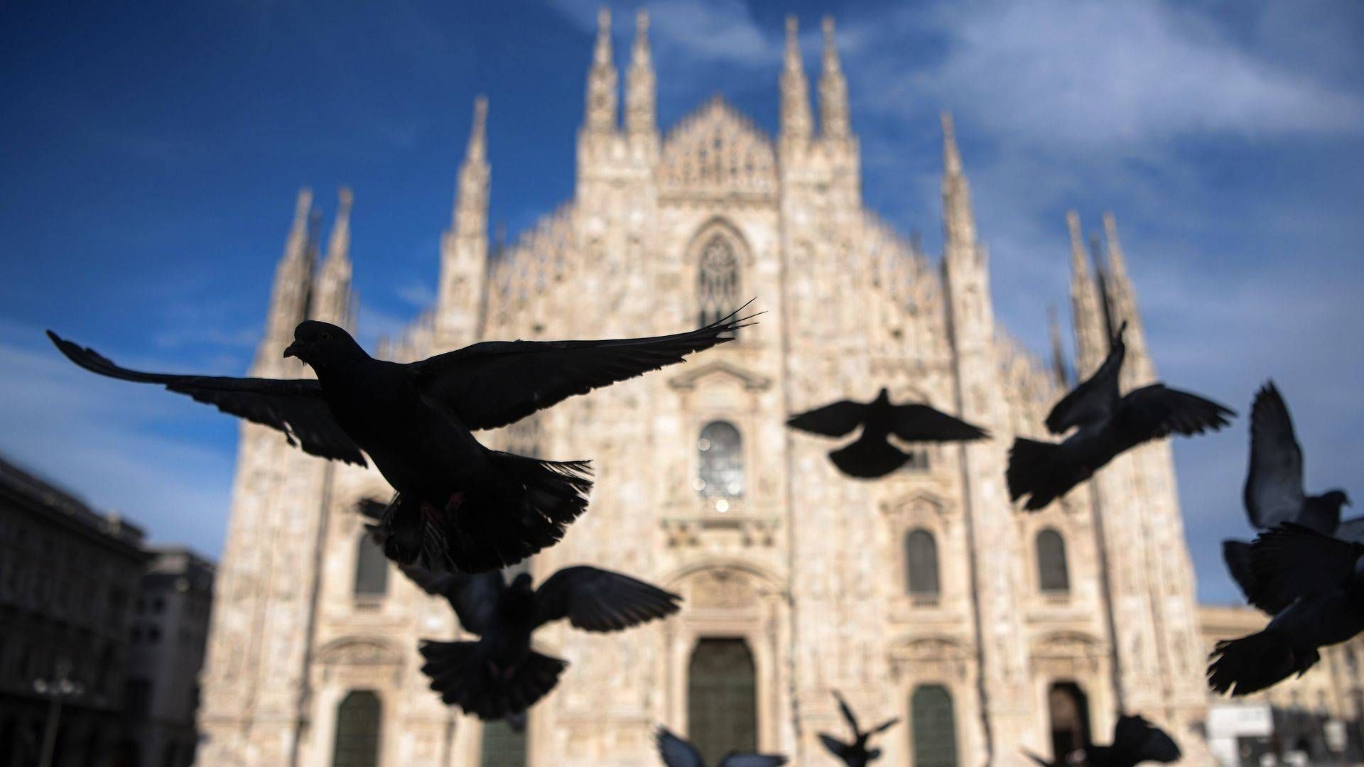 Store dele af Europa ligger øde - her Piazza del Duomo i Milano - og det koster på erhvervstilliden. | Foto: Piero Cruciatti/AFP/Ritzau Scanpix