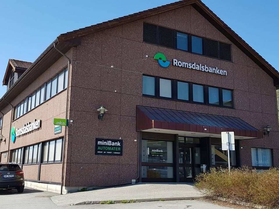 Romsdalsbankens hovedfilial i Elnesvågen. | Foto: Romsdal Sparebank