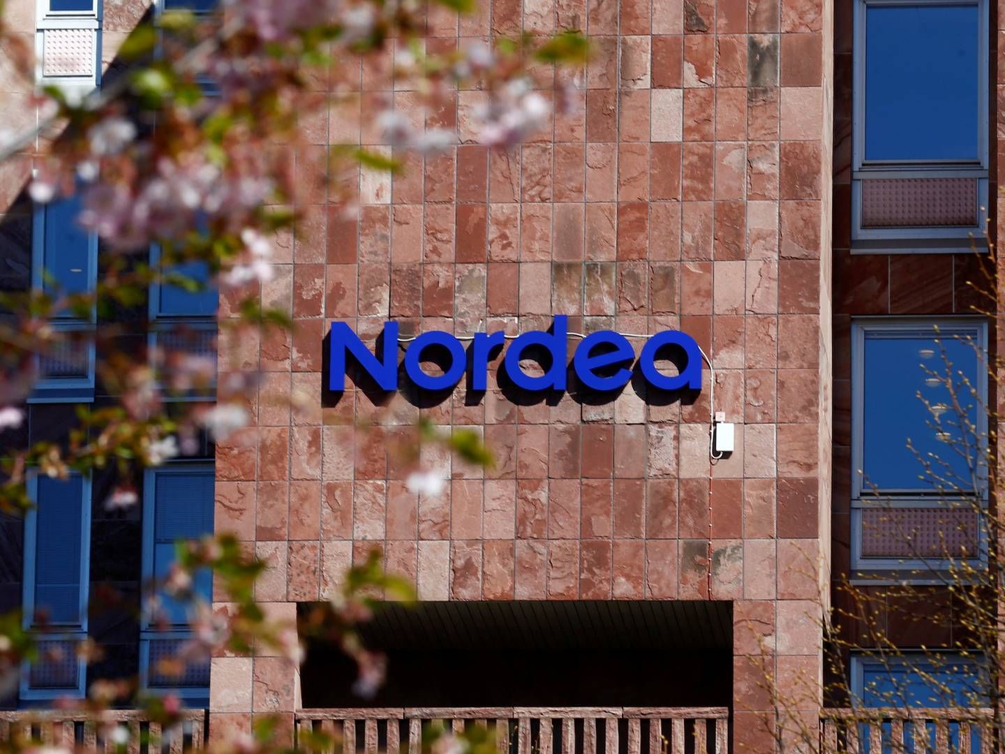 The Nordea bank logo is seen at the bank's headquarters in Stockholm | Photo: INTS KALNINS/REUTERS / X02120