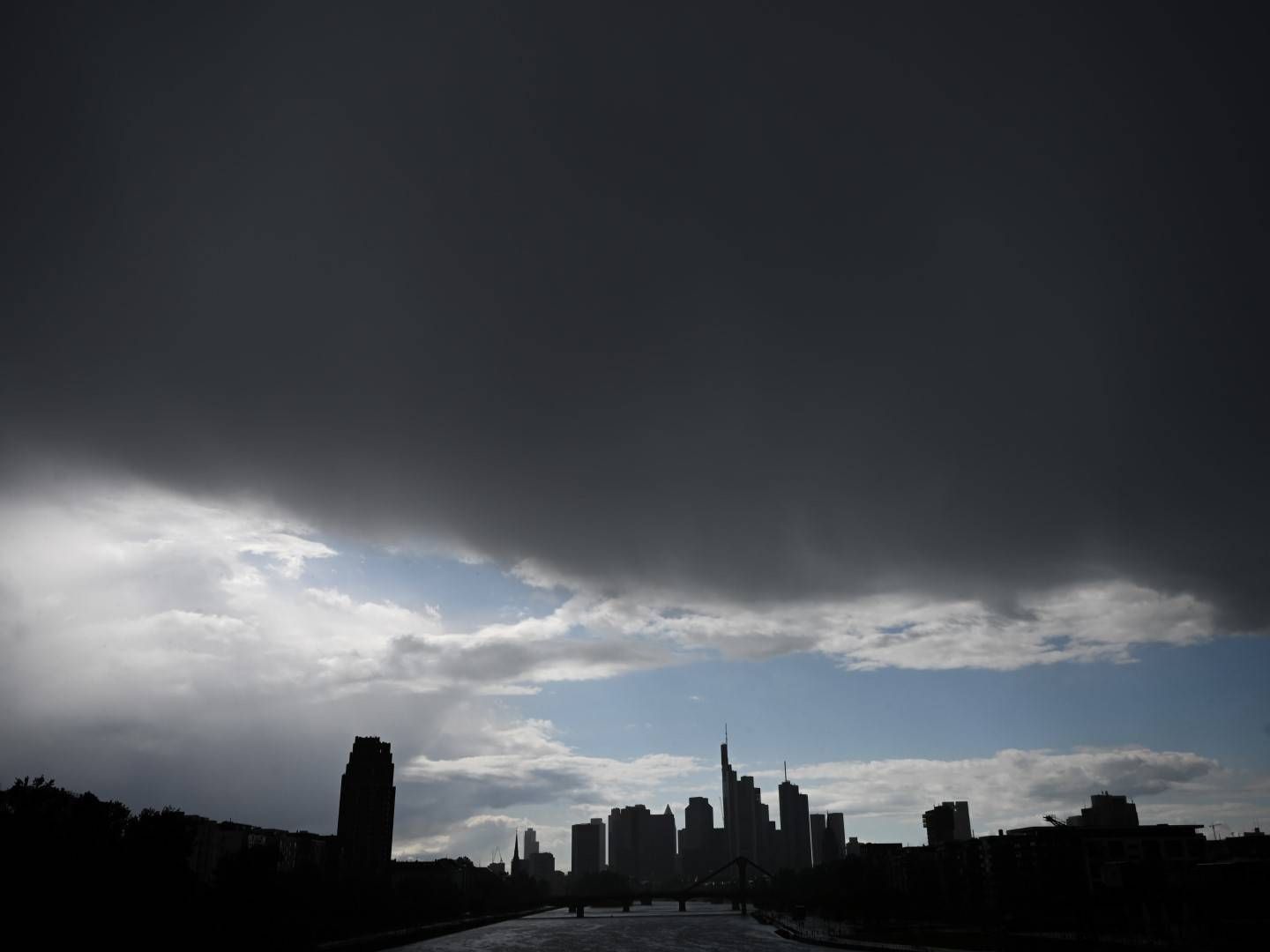 Wolken über der Frankfurter Skyline | Foto: Picture-Alliance /Arne Dedert /dpa