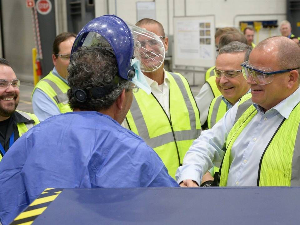 Henrik Andersen på besøg på Vestas' fabrik i Brasilien før den delvise nedlukning. | Foto: vestas