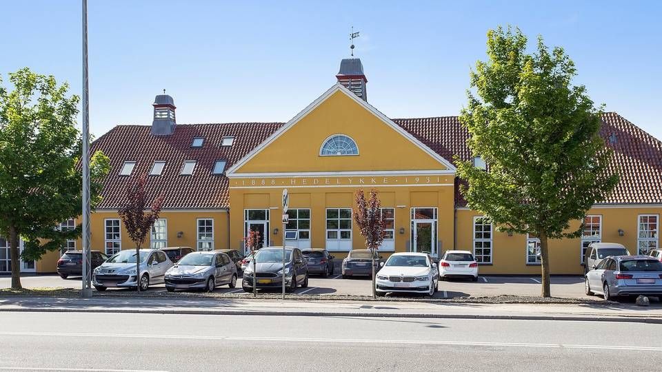 Ejendommen Hedelykke har været mejeri i over 100 år, men er i dag omdannet til en bolig- og erhvervsejendom. | Foto: PR / EDC Erhverv Poul Erik Bech