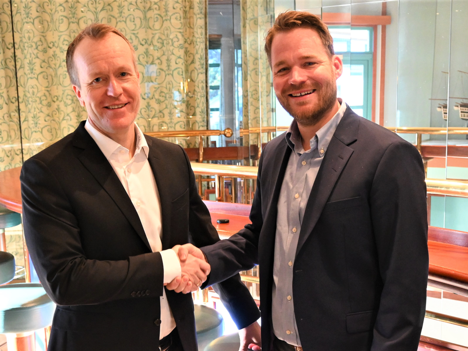 Både Hans Kristian Glesne (til venstre) og Torgeir Nøkleby er skråsikre på at fusjonen gir en bedre bank for kunder, eiere, ansatte og lokalsamfunn. | Foto: Per Skøien/Skue Sparebank