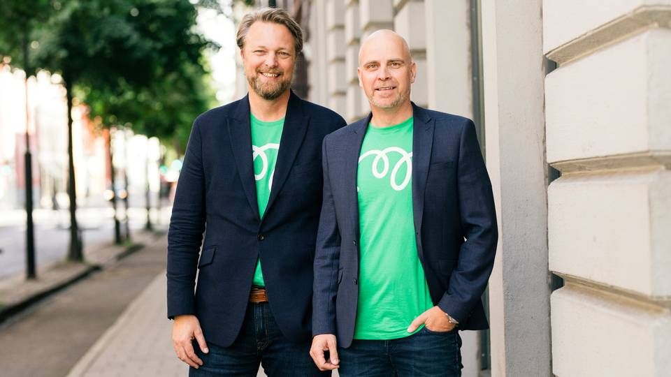 Bildet viser administerende direktør Jarle Holm (til venstre) og kommersiell direktør Marius Dybdahl i Monner. | Foto: Monner