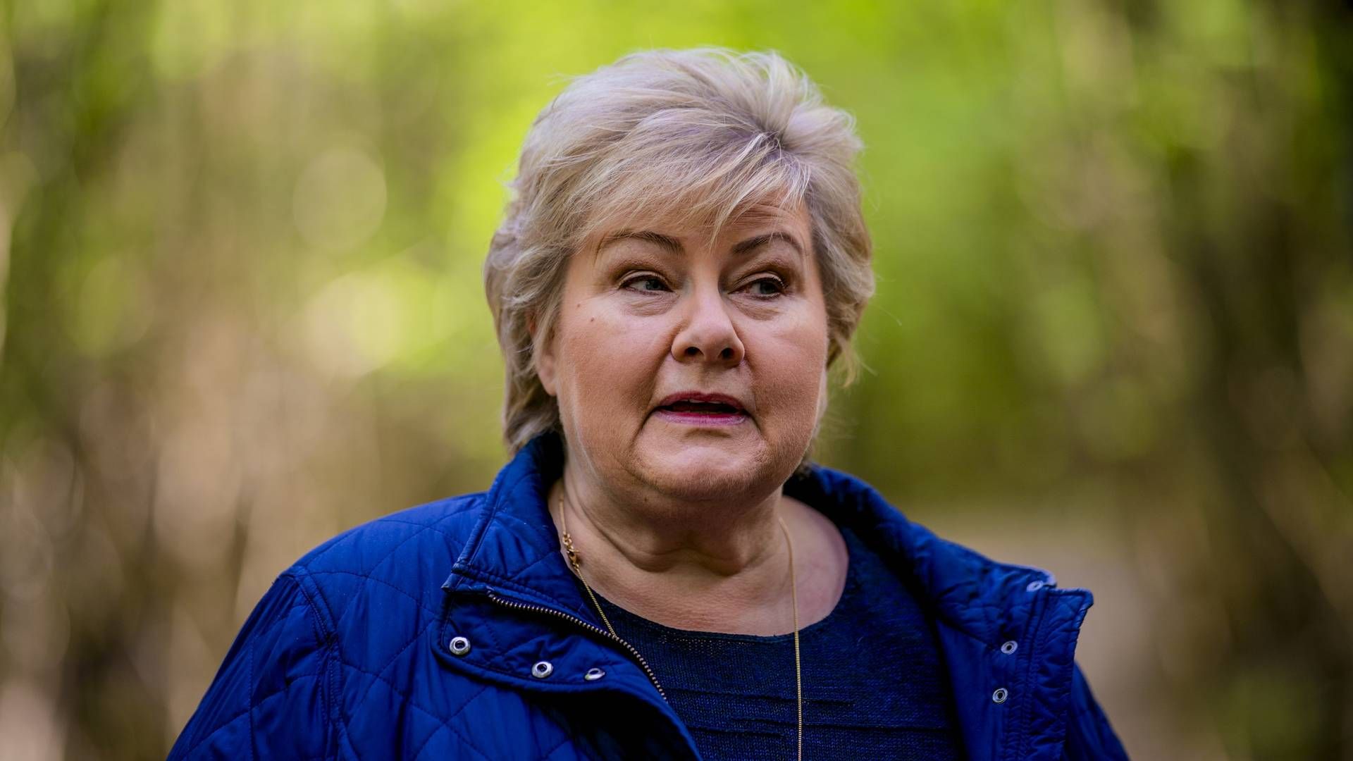 Statsminister Erna Solberg vil beholde kontantstøtten for bedrifter ut august, til tross for ekspertutvalgets anbefaling. Foto: Stian Lysberg Solum / NTB scanpix