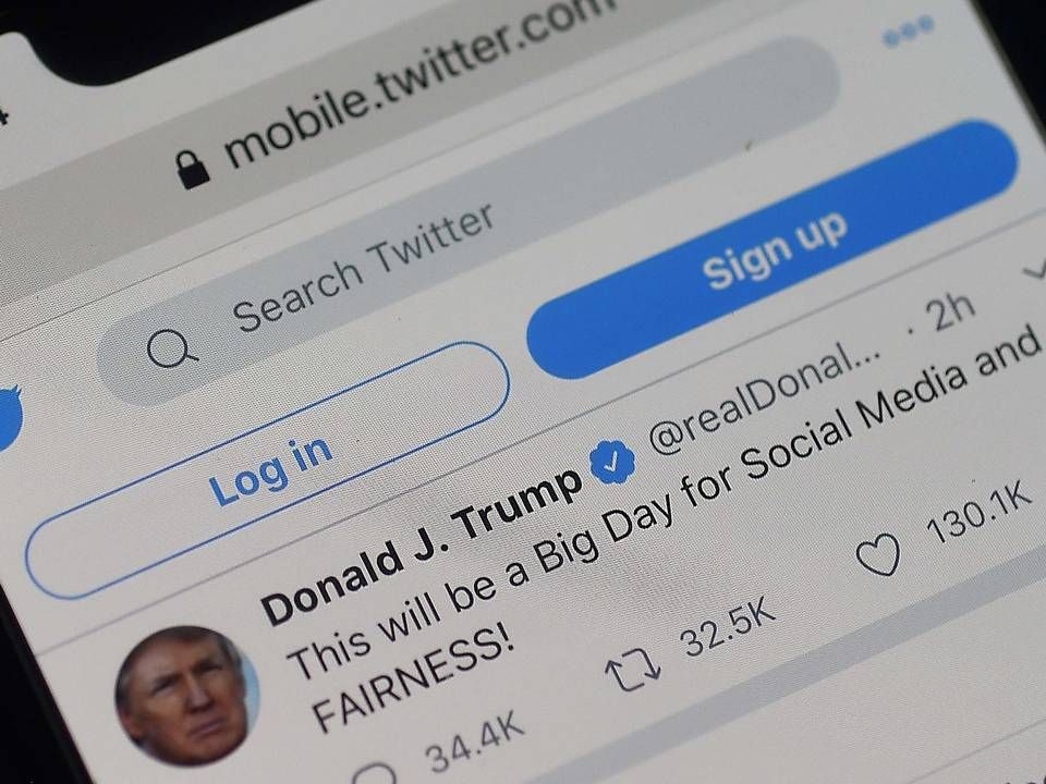 USA's præsident har netop underskrevet et dekret, der ses som et anslag mod bl.a. Twitter, der har sat sprøgsmålstegn ved fakta i to Tweets fra Donald Trump i ugens løb | Foto: Olivier Douliery/AFP/Ritzau Scanpix