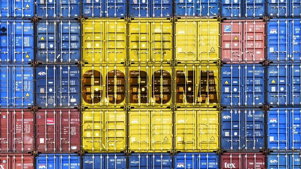 Gestapelte Container mit Schriftzug Corona | Foto: picture alliance/chromorange