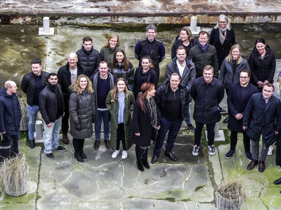 Molt Wengels medarbejdere samlet i den gamle tørdok på Søfartsmuseet i Helsingør til såkaldt MOWE-dag, som afholdes to gange om året. Læs mere om dagen ved billedet længere nede i artiklen. | Foto: PR