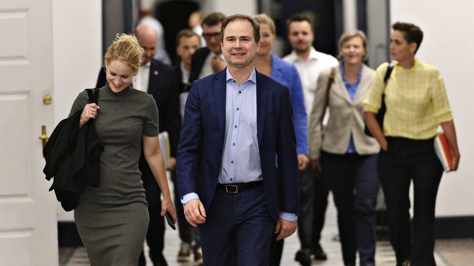 Finansminister Nicolai Wammen (S) gik forrest, da et bredt flertal af Folketingets partier natten til mandag kunne præsentere den såkaldte sommerpakke. | Foto: Philip Davali / Ritzau Scanpix.