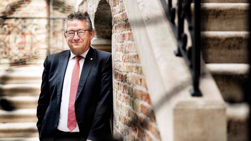 Borgmesteren i den belgiske storby Brugge, Dirk De fauw, blev lørdag stukket i nakken. Den formodede gerningsmand er en klient, han som advokat har forsvaret i retten flere gange. | Foto: CHRISTOPHE KETELS/AFP / BELGA