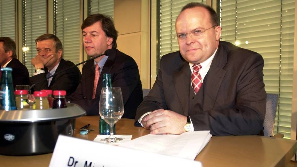 Fast schon ein historisches Foto: Michael Jaffé bei der Insolvenzpressekonferenz von Kirch-Media in München am 8. April 2002. | Foto: Sven Simon