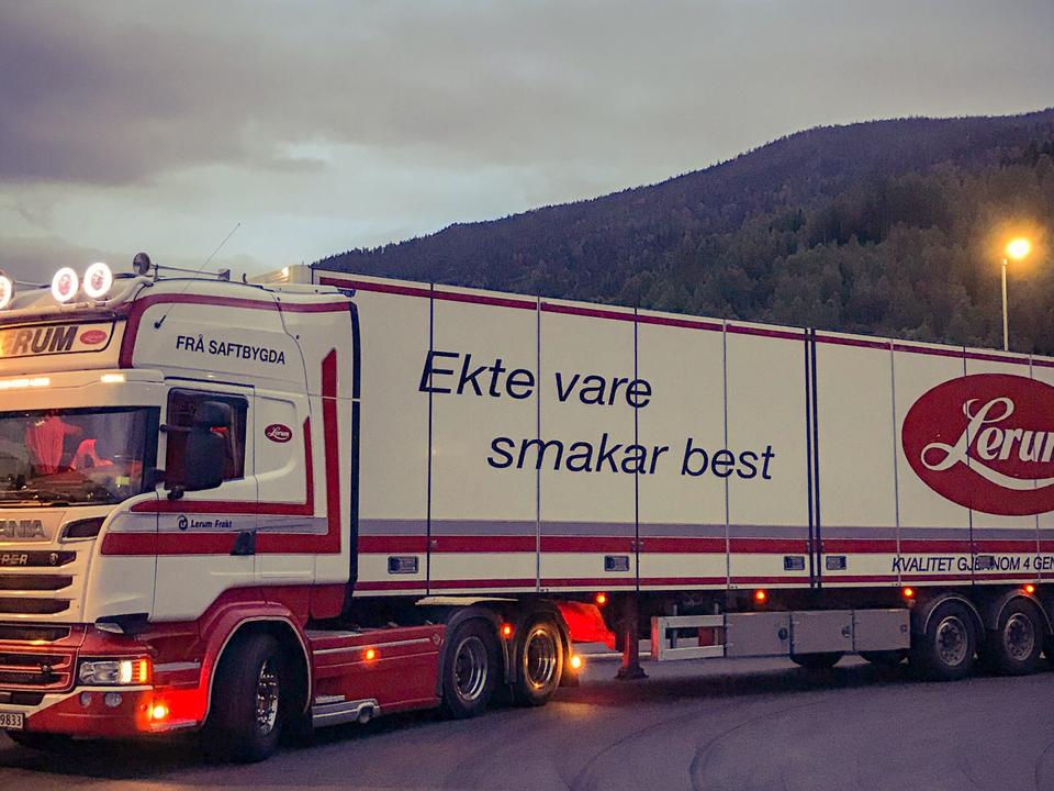 Morgenen etter at bildet ble tatt var det Kaupanger-Førde-Trondheim som stod for tur. | Foto: Arnfinn-Helge Kvam