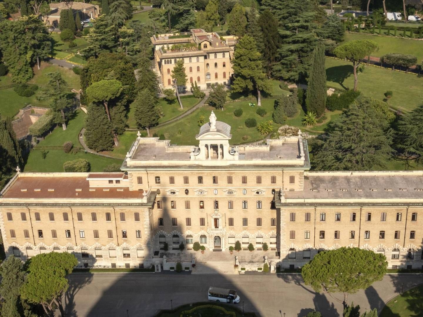 Blick vom Petersdom auf das Regierungsgebäude des Vatikanstaates, Rom | Foto: picture alliance/chromorange