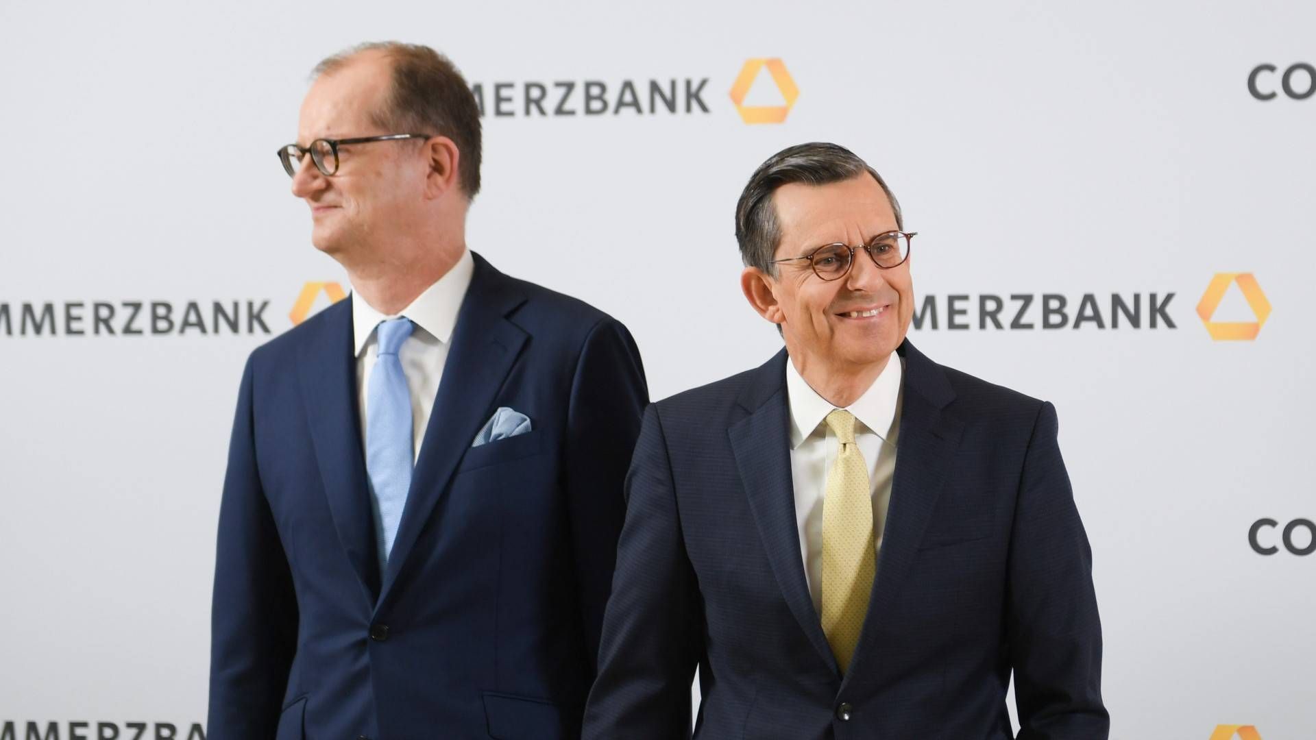 Martin Zielke (l), Vorstandsvorsitzender der Commerzbank, und Stefan Schmittmann, Aufsichtsratsvorsitzender | Foto: picture alliance/Arne Dedert/dpa