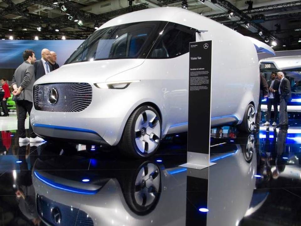 Køretøjsproducenten Daimler, der bla. står bag mærkerne Mercedes-Benz, Smart og Setra, har sat sig for at ville være med helt i front med fremtidens motorteknologi til lastbiler. | Foto: Soeren Stache/DPA via AP