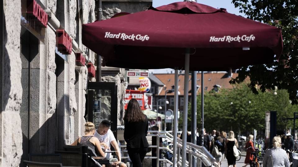 Hard Rock Café i København åbnede i 1995 ved siden af Tivoli. Dog flyttede restauranten i 2015 til nye lokaler på Rådhuspladsen. | Foto: Stine Tidsvilde