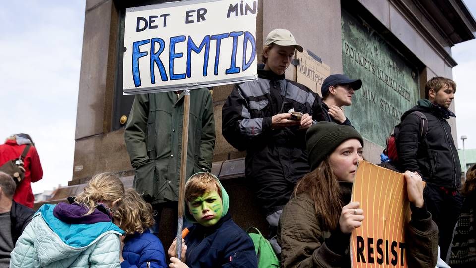 I København deltog omkring 1.000 mennesker i Peoples Climate March, på dansk Folkets Klimamarch, der fandt sted flere steder i verden, blandt andet foran Christiansborg. | Foto: Finn Frandsen