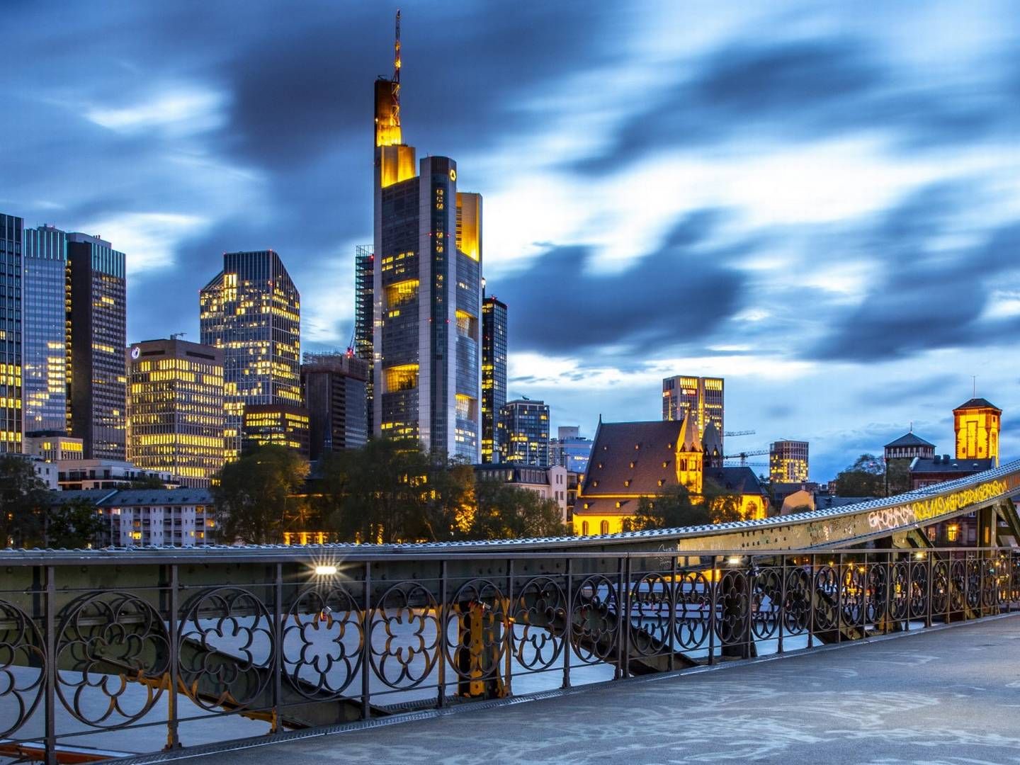 Die Frankfurter Skyline vom Eisernen Steg aus gesehen. (Symbolbild) | Foto: picture alliance/Jochen Tack