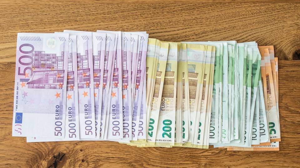 1364 Euro Bargeld hat jeder Deutsche im Schnitt zu Hause. | Foto: picture alliance / Fotostand