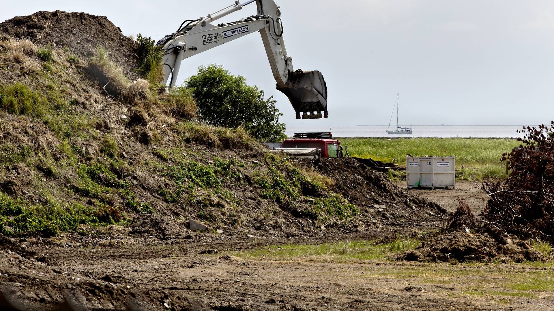 Arbejdet med at fjerne forurenet jord fra grunden i Sønderjylland forventes at tage et par uger. | Foto: Jacob Ehrbahn