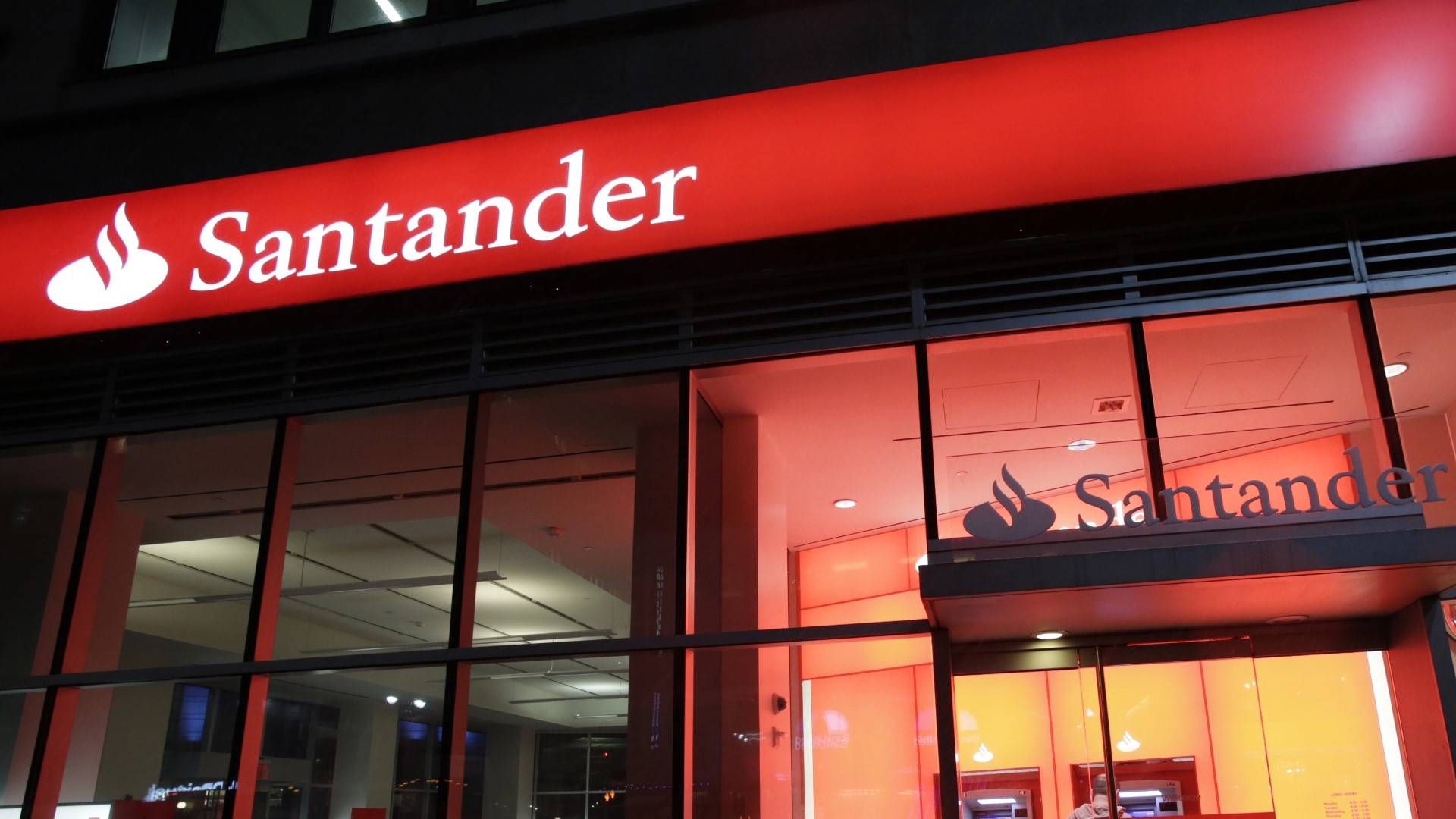 Banco Santander fikk et rekordstort tap i andre kvartal. | Foto: NTB scanpix/AP Photo/Mark Lennihan