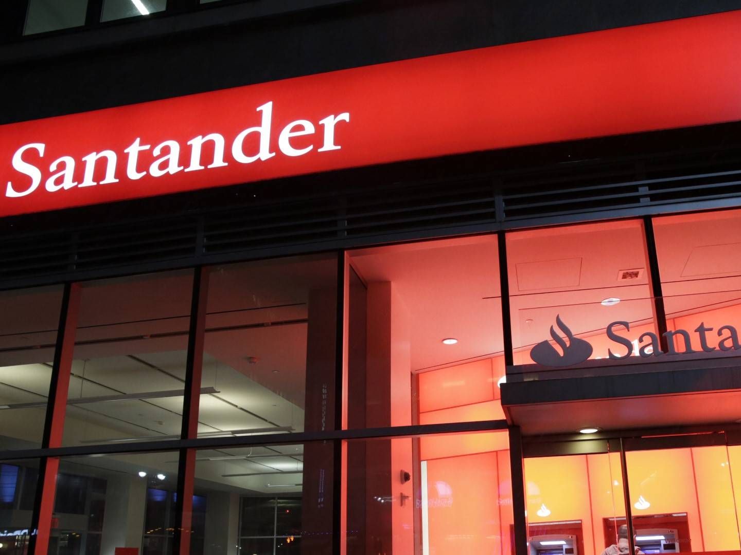 Banco Santander fikk et rekordstort tap i andre kvartal. | Foto: NTB scanpix/AP Photo/Mark Lennihan