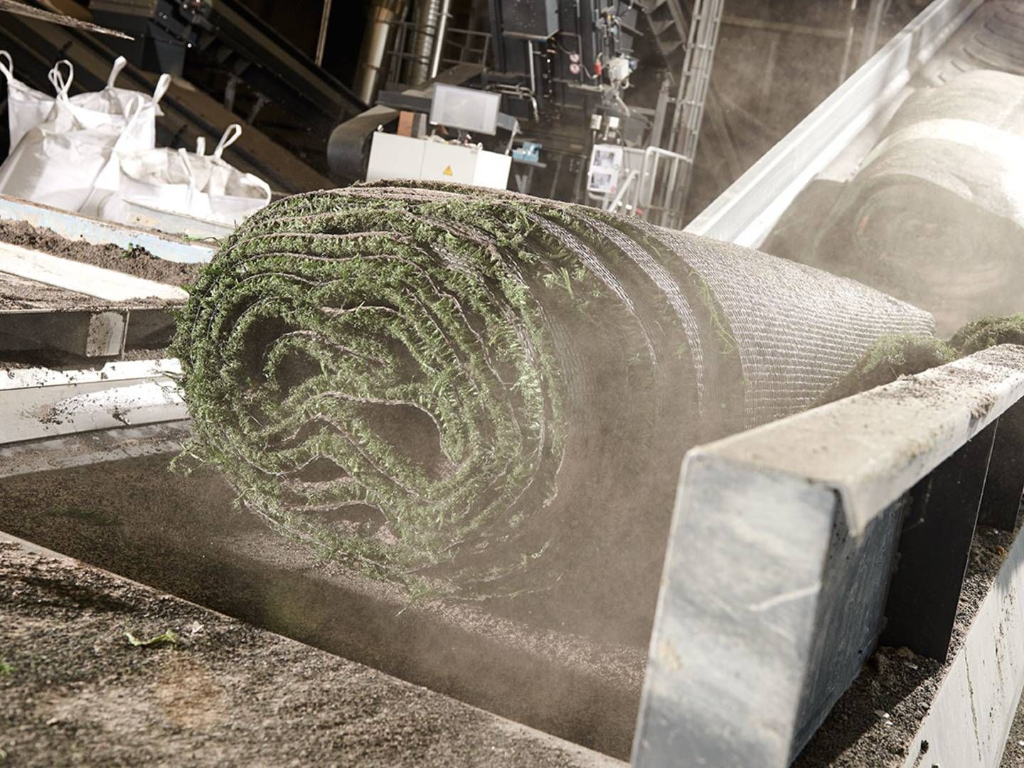 Virksomheden Re-Match, der hvert år genanvender ca. 26.000 tons kunstgræs, har base i Herning. | Foto: Re-Match / PR