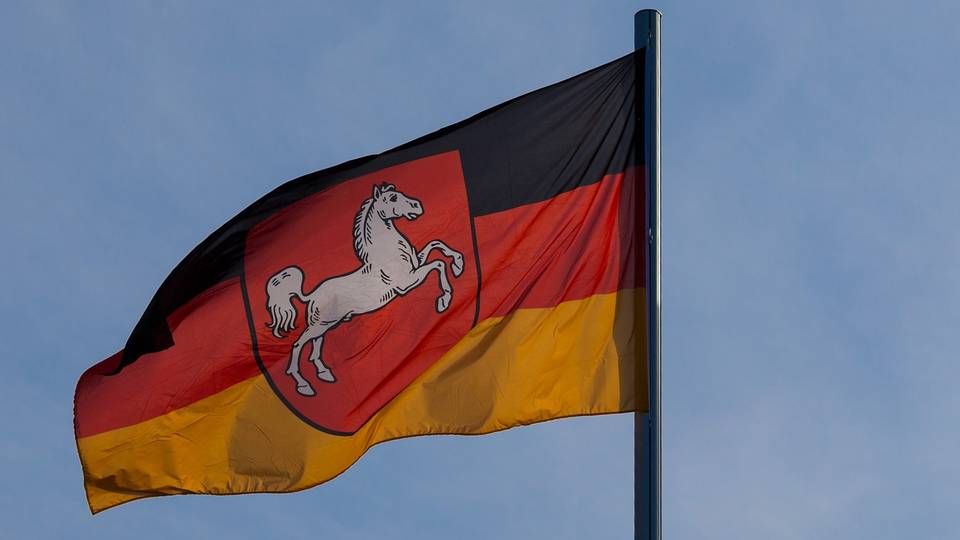 Die Flagge des Landes Niedersachsen | Foto: picture alliance/Fotostand