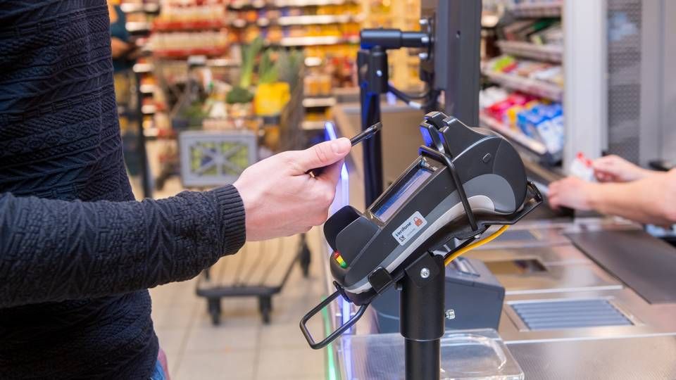 Bezahlen mit dem Smartphone im Supermarkt | Foto: picture alliance / dpa Themendienst