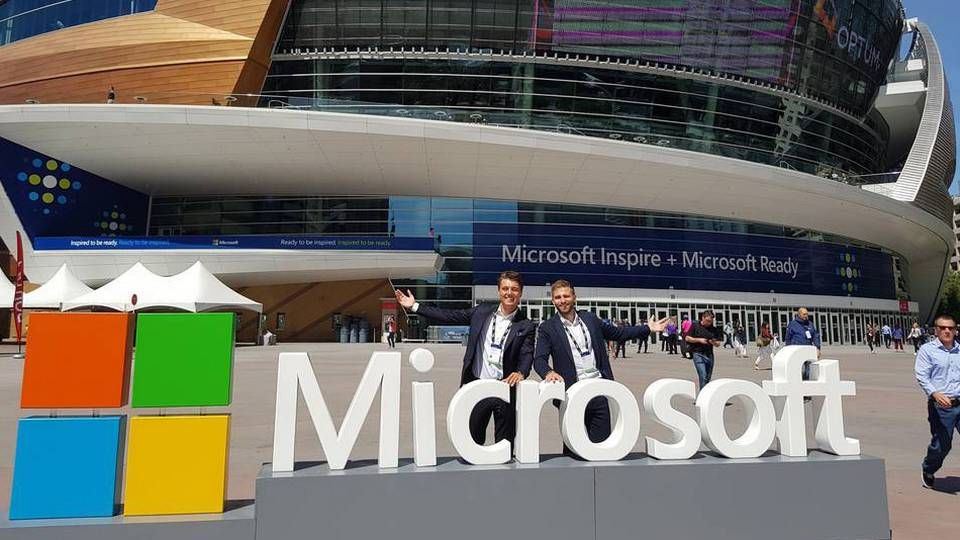 Inden coronakrisen var Carl Oscar Schultz Bardeleben sammen med kollegaen Oliver Kaae Vinter til et stort Microsoft-arrangement i Las Vegas | Foto: Privatfoto