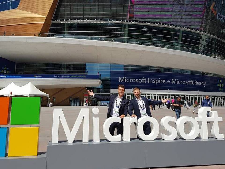 Inden coronakrisen var Carl Oscar Schultz Bardeleben sammen med kollegaen Oliver Kaae Vinter til et stort Microsoft-arrangement i Las Vegas | Foto: Privatfoto