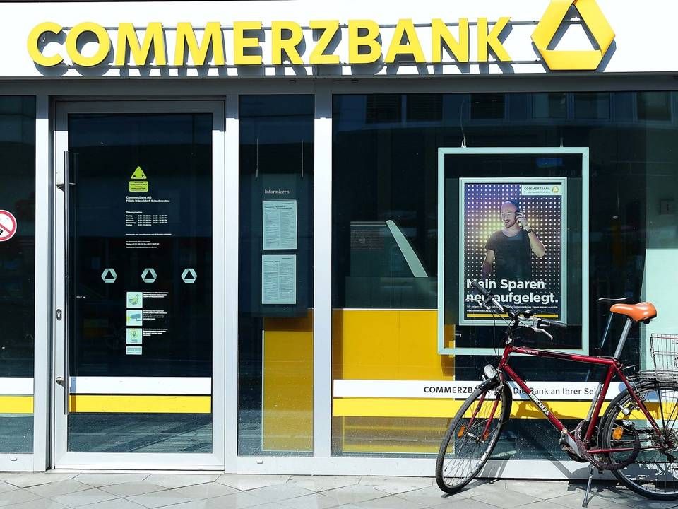 Eine Commerzbank-Filiale Ende März 2020 in Düsseldorf. | Foto: picture alliance/Revierfoto/Revierfoto/dpa