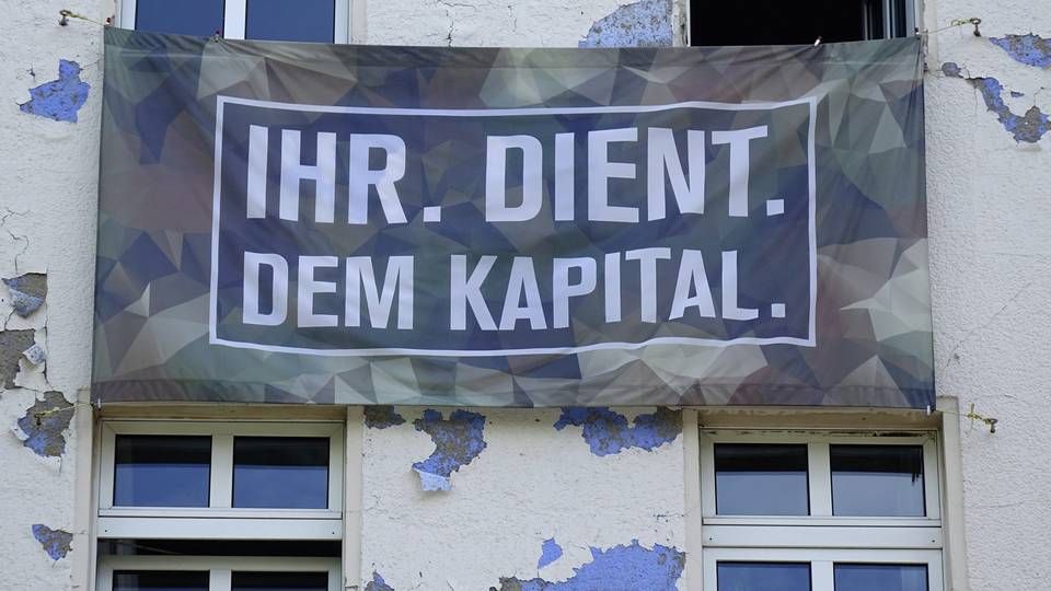 Transparent an einer Hausfassade in Berlin im Juli 2020. (Symbolbild) | Foto: picture alliance/dpa-Zentralbild