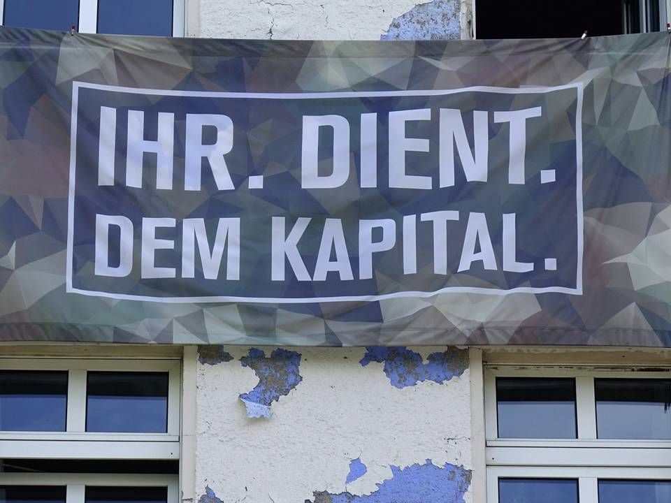 Transparent an einer Hausfassade in Berlin im Juli 2020. (Symbolbild) | Foto: picture alliance/dpa-Zentralbild