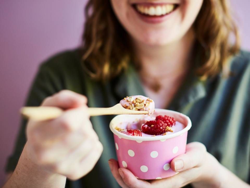 Naturli Foods har lanceret fem forskellige varianter af plantebaserede alternativer til yoghurt med smag af naturel, blåbær, pære-banan, jordbær og vanilje. | Foto: PR/Naturli Foods