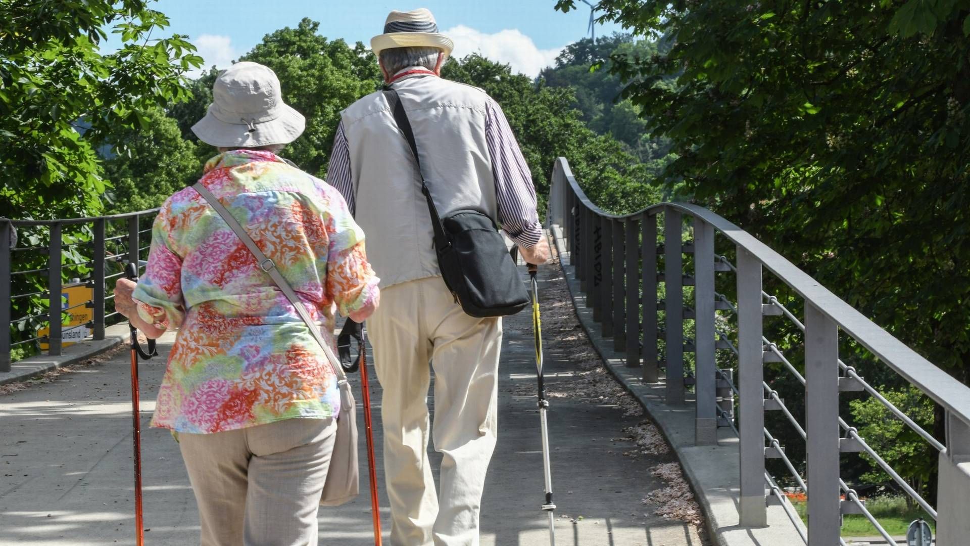 Senioren beim Spaziergang (Symbolbild) | Foto: picture alliance/Winfried Rothermel