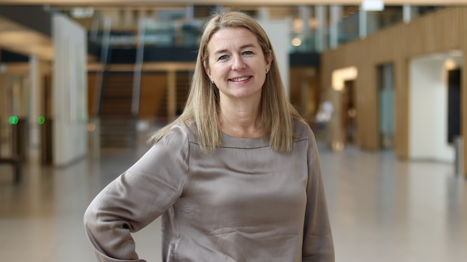 Tove Selnes er konserndirektør People i Storebrand. Hun setter stor pris det studentene bidrar med av ideer og forslag til problemløsning. | Foto: Lise Eide Risanger / Storebrand