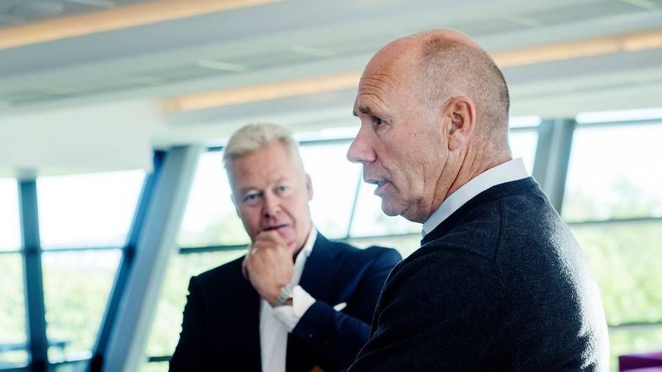 Konsernsjef Helge Leiro Baastad (bak) og professor Tor W. Andreassen ved NHH (t.h.) ved åpningen av NHH DIG. | Foto: NHH/Siv Dolmen