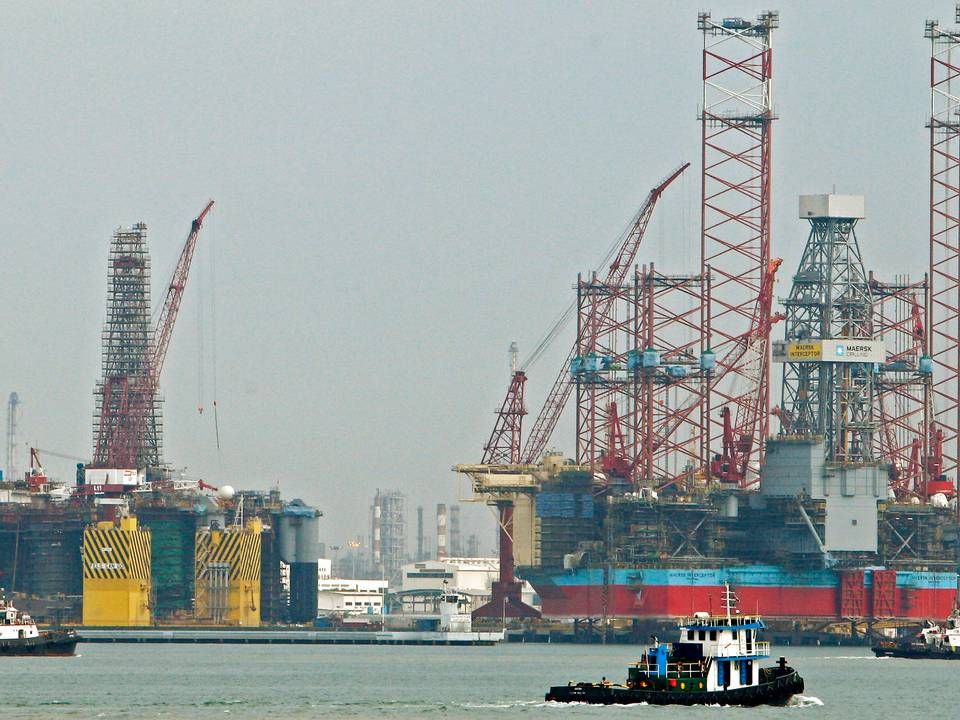 Billedet er fra 2014 og viser Singapores Keppel-værft, som på det tidspunkt var i færd med at bygge en borerig for blandt andre Maersk Drilling. | Foto: Edgar Su/Reuters/Ritzau Scanpix
