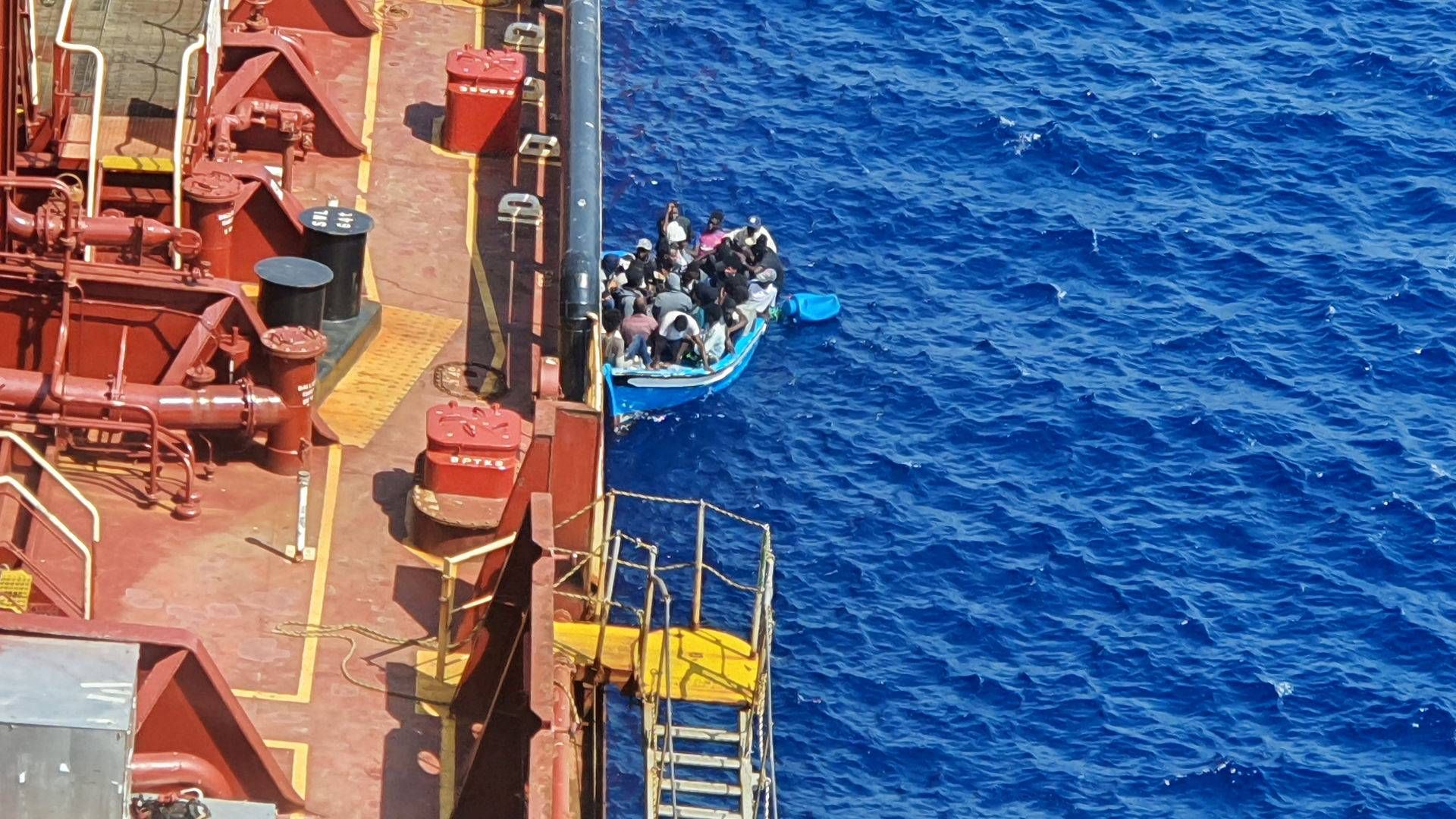 27 migranter har siden 5. august været ombord på Maersk Tankers-skibet Maersk Etienne. | Foto: Handout ./Reuters/Ritzau Scanpix